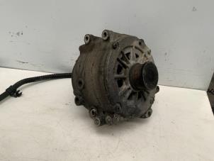 Gebruikte Dynamo Mercedes ML I (163) 270 2.7 CDI 20V Prijs € 85,00 Margeregeling aangeboden door Autodemontage van der Iest