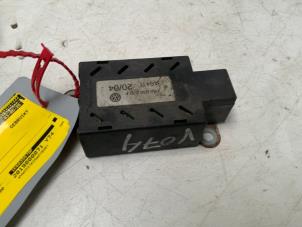 Gebruikte Antenne Versterker Volkswagen Golf V (1K1) 2.0 TDI 16V Prijs € 30,00 Margeregeling aangeboden door Autodemontage van der Iest