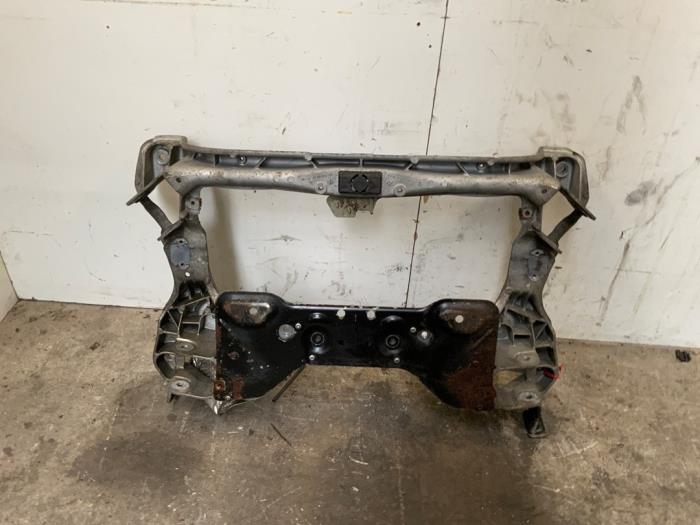 Subframe van een Mercedes-Benz C Combi (S203) 2.2 C-220 CDI 16V 2005