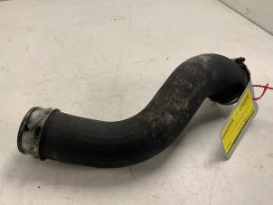 Gebruikte Intercooler Slang Mercedes C (W204) 2.2 C-220 CDI 16V Prijs € 27,50 Margeregeling aangeboden door Autodemontage van der Iest