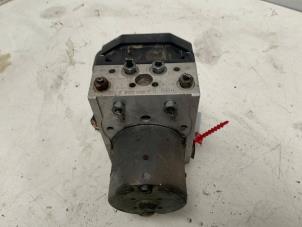 Gebruikte ABS Pomp Mercedes V (638.2) V-220 2.2 CDI 16V Prijs € 100,00 Margeregeling aangeboden door Autodemontage van der Iest