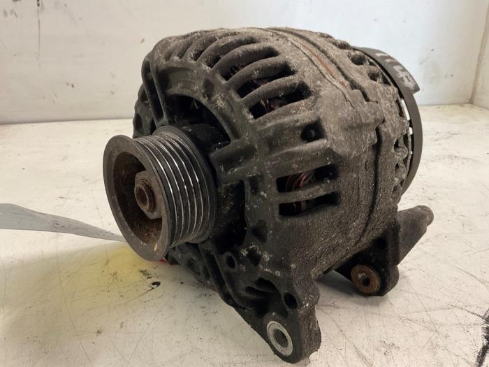Dynamo van een Audi A5 (8T3) 3.0 TDI V6 24V Quattro 2007