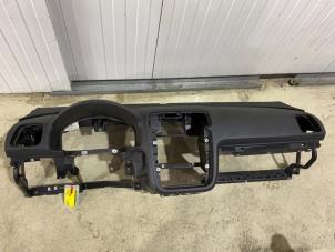 Gebruikte Dashboard Volkswagen Scirocco (137/13AD) 1.4 TSI 160 16V Prijs € 149,99 Margeregeling aangeboden door Autodemontage van der Iest