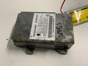 Gebruikte Airbag Module Mercedes E Estate (S212) E-220 CDI 16V BlueEfficiency Prijs € 22,50 Margeregeling aangeboden door Autodemontage van der Iest