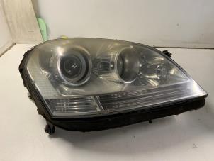Gebruikte Rechter Koplamp Mercedes ML II (164/4JG) 3.0 ML-280 CDI 4-Matic V6 24V Prijs € 155,00 Margeregeling aangeboden door Autodemontage van der Iest