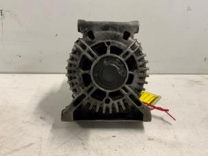 Gebruikte Dynamo Mercedes B (W245) 2.0 B-200 16V Turbo Prijs € 40,00 Margeregeling aangeboden door Autodemontage van der Iest