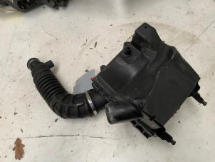 Gebruikte Luchtfilterhuis Opel Corsa D 1.3 CDTi 16V ecoFLEX Prijs € 28,50 Margeregeling aangeboden door Autodemontage van der Iest