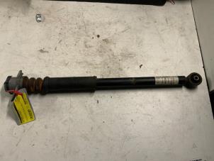 Gebruikte Schokdemper links-achter Seat Ibiza IV (6J5) 1.0 EcoTSI 12V Prijs € 7,50 Margeregeling aangeboden door Autodemontage van der Iest