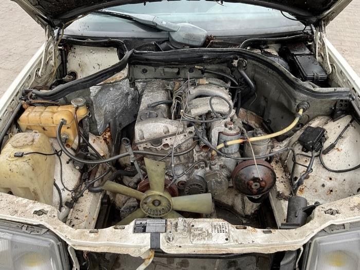 Gebruikte Motor Mercedes E diesel (W124) 2.0 200 D Prijs € 999,99 Margeregeling aangeboden door Autodemontage van der Iest