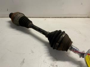 Gebruikte Homokineetas links-voor Volkswagen Golf V Variant (1K5) 1.9 TDI Prijs € 59,99 Margeregeling aangeboden door Autodemontage van der Iest