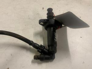 Gebruikte Koppeling Hulp Cilinder Volkswagen Polo V (6R) 1.2 TDI 12V BlueMotion Prijs € 12,50 Margeregeling aangeboden door Autodemontage van der Iest