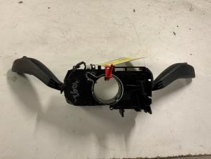 Gebruikte Combischakelaar Stuurkolom Volkswagen Polo V (6R) 1.2 TDI 12V BlueMotion Prijs € 32,50 Margeregeling aangeboden door Autodemontage van der Iest