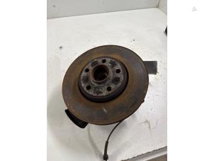 Gebruikte Fusee houder rechts-voor Renault Laguna III Estate (KT) 2.0 dCi 16V 150 Prijs € 39,99 Margeregeling aangeboden door Autodemontage van der Iest