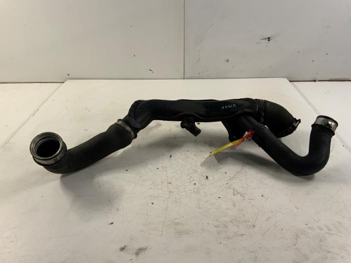 Begagnade Intercooler Buis Volkswagen Golf V (1K1) 2.0 GTI 16V FSI Turbo Pris € 17,50 Marginaltabell erbjuds av Autodemontage van der Iest