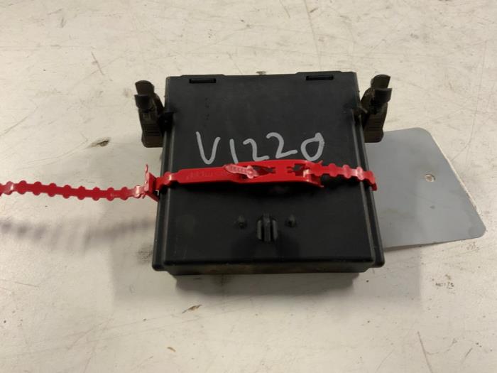 Gebruikte Comfort Module Volkswagen Golf V (1K1) 2.0 GTI 16V FSI Turbo Prijs € 25,00 Margeregeling aangeboden door Autodemontage van der Iest