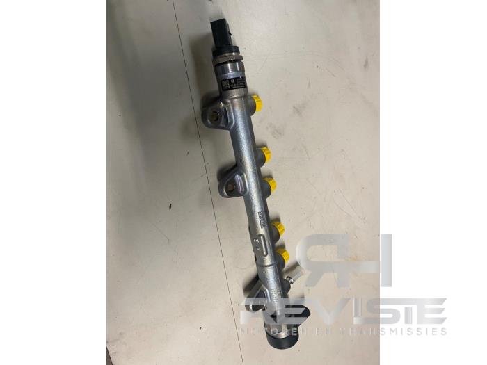 Common rail (Injectie) van een BMW X1 (F48) sDrive 18d 2.0 16V 2018