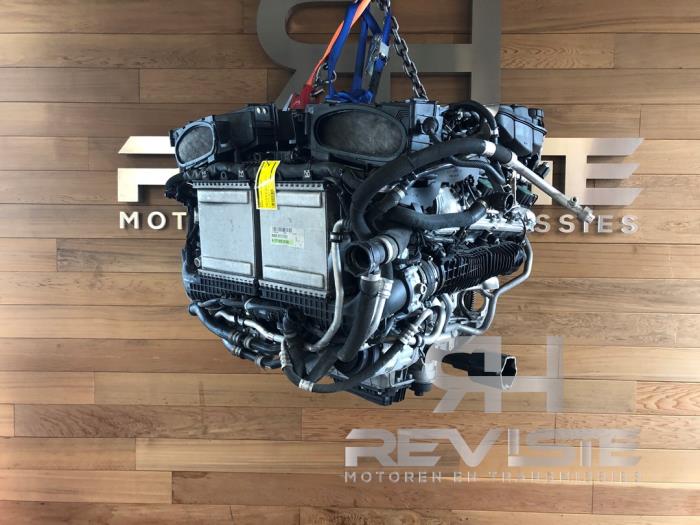 Motor van een Mercedes-Benz C (W205) C-63 AMG S,Edition 1 4.0 V8 Biturbo 2016