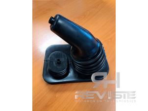 Nieuwe Versnellingspookhoes Landrover Defender Prijs op aanvraag aangeboden door RH Motoren Transmissie Revisie BV