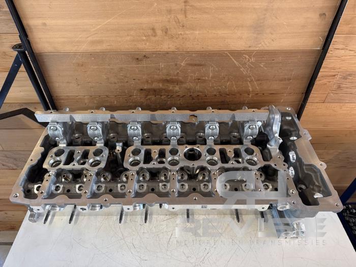 Cilinderkop van een BMW Diversen 2024