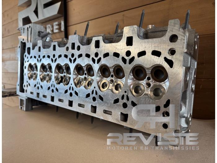 Cilinderkop van een BMW Diversen 2024
