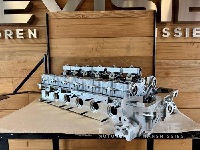 Cilinderkop van een BMW Diversen 2024