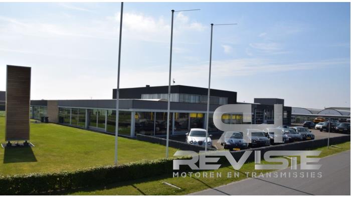 Dynamo van een Land Rover Range Rover IV (LG) 4.4 SDV8 32V 2015