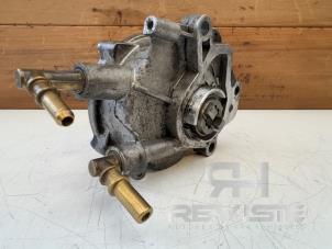 Gebruikte Vacuumpomp (Diesel) Jaguar XF (CC9) 3.0 S D V6 24V Prijs € 80,00 Margeregeling aangeboden door RH Motoren Transmissie Revisie BV