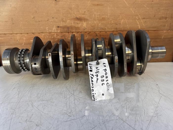 Gebruikte Krukas Porsche 911 (996) 3.4 Carrera 2 24V Prijs € 2.000,00 Margeregeling aangeboden door RH Motoren Transmissie Revisie BV
