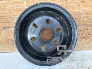 Gebruikte Poelie Waterpomp Landrover Range Rover III (LM) 4.4 TDV8 32V Prijs € 30,00 Margeregeling aangeboden door RH Motoren Transmissie Revisie BV