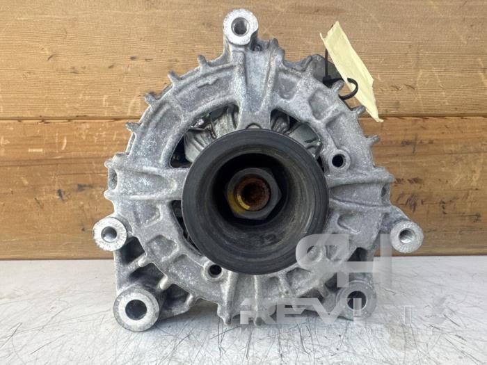 Dynamo van een BMW X7 M50d xDrive 3.0 24V 2019