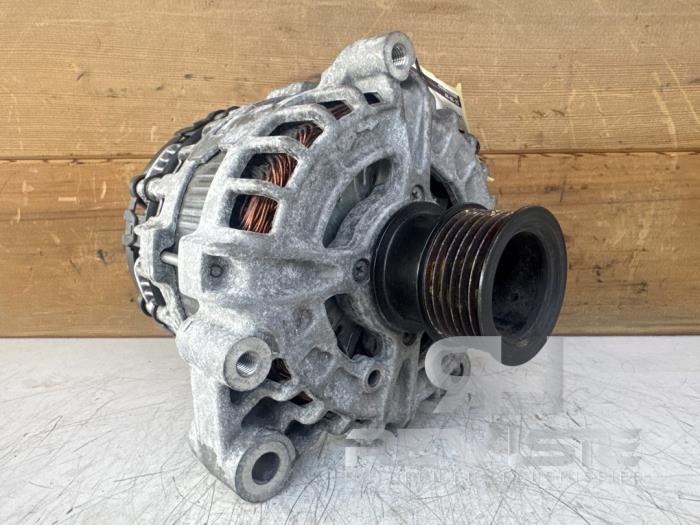 Dynamo van een BMW X7 M50d xDrive 3.0 24V 2019