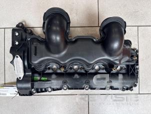 Gebruikte Kleppendeksel Landrover Range Rover IV (LG) 4.4 SDV8 32V Prijs € 200,00 Margeregeling aangeboden door RH Motoren Transmissie Revisie BV