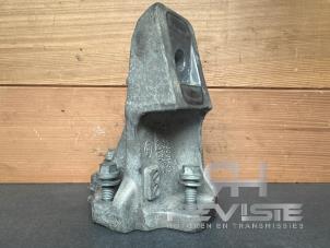 Gebruikte Motorsteun Landrover Range Rover IV (LG) 3.0 SDV6 24V Prijs € 50,00 Margeregeling aangeboden door RH Motoren Transmissie Revisie BV