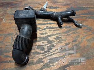 Gebruikte Aanzuigslang Lucht Landrover Range Rover Sport (LW) 3.0 SDV6 Prijs € 45,00 Margeregeling aangeboden door RH Motoren Transmissie Revisie BV