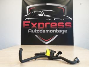 Gebruikte Koelwaterslang Mercedes CLA (117.3) 2.2 CLA-220 CDI, 220 d 16V Prijs € 15,00 Margeregeling aangeboden door Express Autodemontage