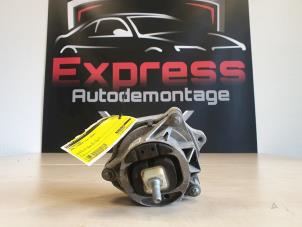 Gebruikte Motorrubber BMW 1 serie (F20) 116d 1.5 12V TwinPower Prijs € 15,00 Margeregeling aangeboden door Express Autodemontage