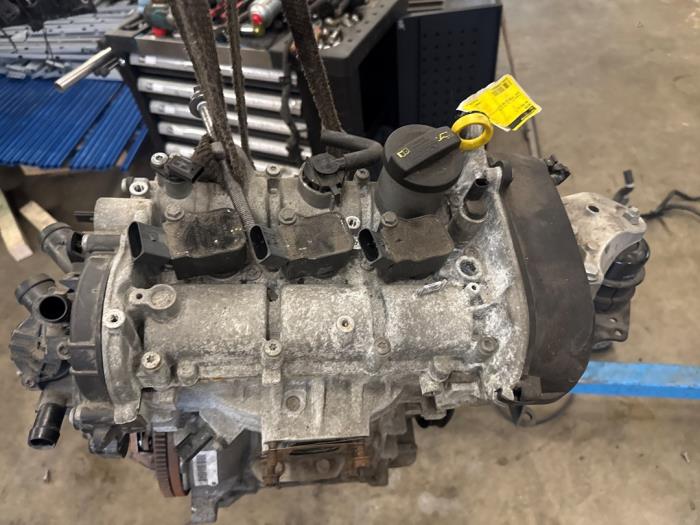 Motor van een Volkswagen Polo V (6R) 1.0 12V BlueMotion Technology 2016