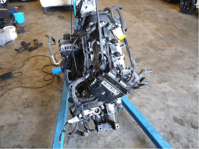 Motor van een Volkswagen Polo V (6R) 1.0 12V BlueMotion Technology 2016