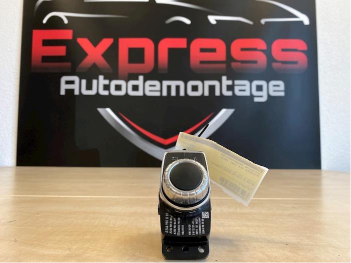 Gebruikte Bediening boordcomputer Mercedes CLA (117.3) 2.2 CLA-220 CDI, 220 d 16V Prijs € 20,00 Margeregeling aangeboden door Express Autodemontage