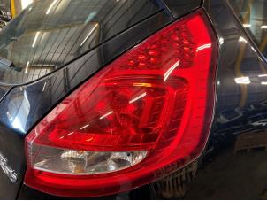 Gebruikte Achterlicht rechts Ford Fiesta 6 (JA8) 1.6 TDCi 16V 95 Prijs € 25,00 Margeregeling aangeboden door Express Autodemontage