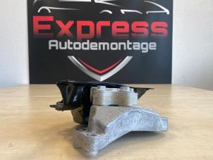 Gebruikte Motorsteun Volkswagen Golf VII (AUA) 2.0 TDI 150 16V Prijs € 36,30 Inclusief btw aangeboden door Express Autodemontage