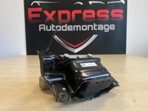 Gebruikte Motorsteun Volkswagen Golf VII (AUA) 2.0 TDI 150 16V Prijs € 66,55 Inclusief btw aangeboden door Express Autodemontage