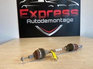 Gebruikte Aandrijfas links-voor Renault Twingo III (AH) 1.0 SCe 70 12V Prijs € 10,00 Margeregeling aangeboden door Express Autodemontage