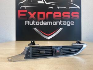 Gebruikte Luchtrooster Dashboard Audi A6 (C7) 3.0 TDI V6 24V Quattro Prijs € 29,00 Margeregeling aangeboden door Express Autodemontage