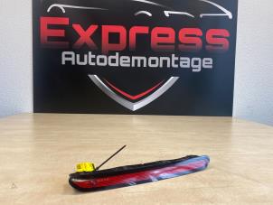 Gebruikte Extra Remlicht midden Volkswagen Golf VII Variant (AUVV) 2.0 TDI 150 16V Prijs € 15,00 Margeregeling aangeboden door Express Autodemontage