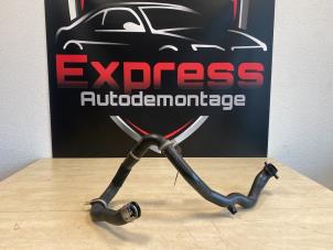 Gebruikte Intercooler Buis Opel Corsa E 1.4 16V Prijs € 30,00 Margeregeling aangeboden door Express Autodemontage