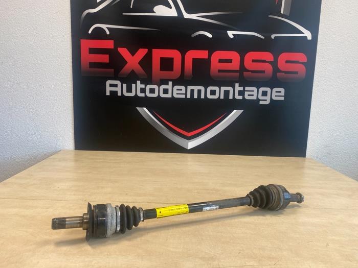 Gebruikte Aandrijfas rechts-achter BMW 1 serie (F20) M140i 3.0 24V Prijs € 20,00 Margeregeling aangeboden door Express Autodemontage