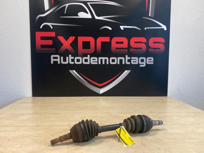 Gebruikte Aandrijfas links-voor Opel Astra H SW (L35) 1.3 CDTI 16V Ecotec Prijs € 15,00 Margeregeling aangeboden door Express Autodemontage