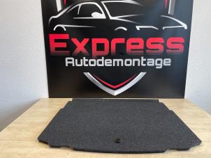 Gebruikte Bekleding bagageruimte Toyota Auris (E18) 1.2 T 16V Prijs € 30,00 Margeregeling aangeboden door Express Autodemontage