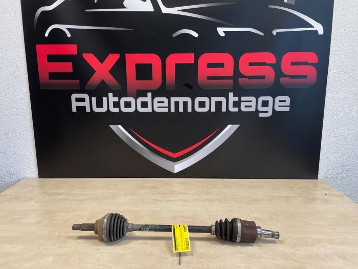 Gebruikte Steekas links-voor Volkswagen Up! (121) 1.0 12V 60 Prijs € 14,00 Margeregeling aangeboden door Express Autodemontage